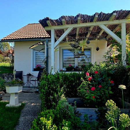 Ferienhaus Kaerntnergmiat 펠드키르첸인칸텐 외부 사진