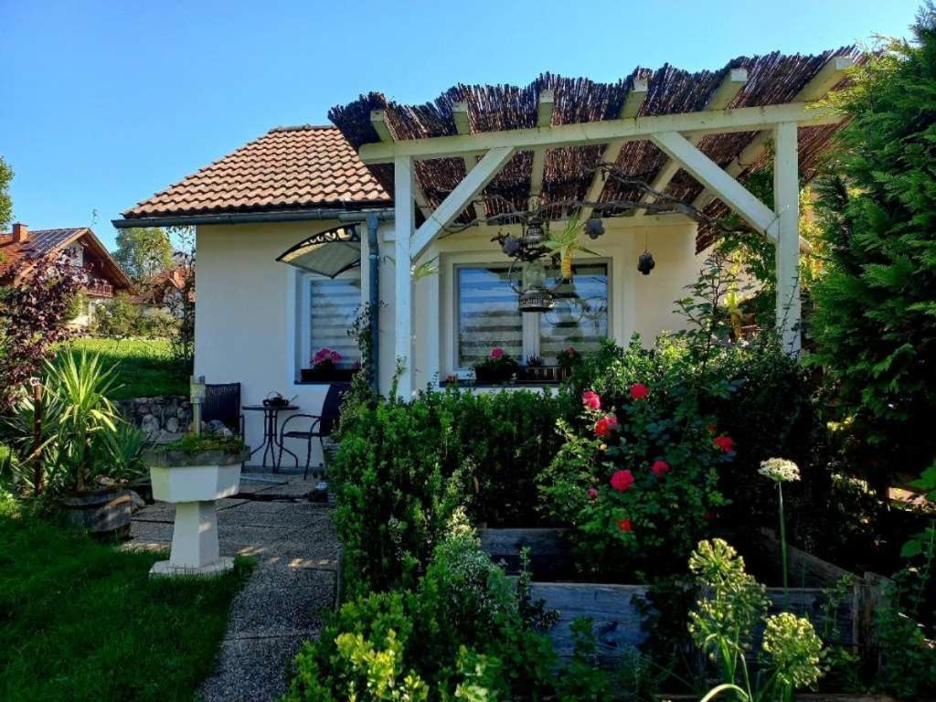 Ferienhaus Kaerntnergmiat 펠드키르첸인칸텐 외부 사진